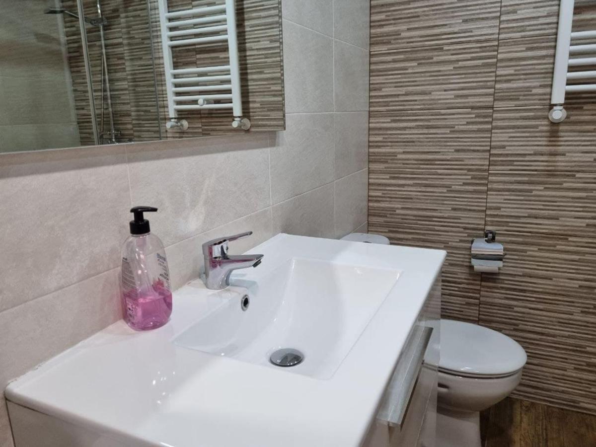 103a Moderno 2 * Gijón